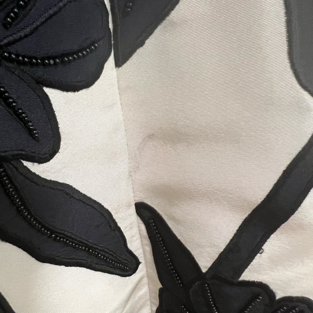 Oscar De La Renta Beaded Leaf Appliqué Faille Dress. Excellent Condition. Size 8 - Picture 3 of 13